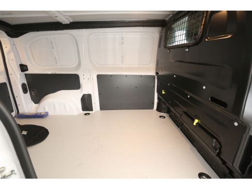 Peugeot e-Expert L2H1 75 kWh | NIEUW | Snelladen | SOH 99% | Airco | 3 Zits | Cruise | Camera | Carplay | Navi ActivLease financial lease