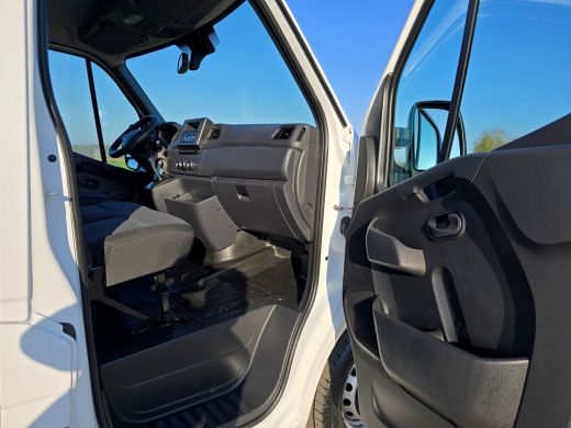 Renault Master T35 2.3 dCi L2 H2 - 150 PK - Euro 6 - Airco - Cruise Control ActivLease financial lease