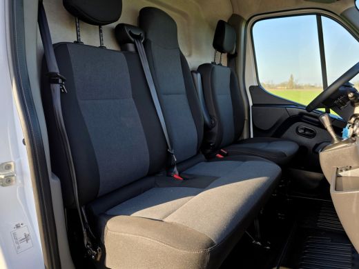 Renault Master T35 2.3 dCi L2 H2 - 150 PK - Euro 6 - Airco - Cruise Control ActivLease financial lease