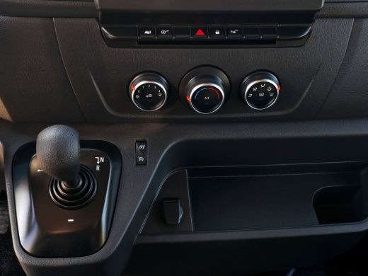 Renault Master T35 2.3 dCi L2 H2 - 150 PK - Euro 6 - Airco - Cruise Control ActivLease financial lease