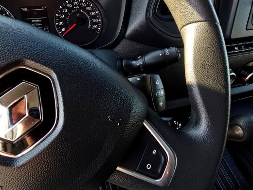 Renault Master T35 2.3 dCi L2 H2 - 150 PK - Euro 6 - Airco - Cruise Control ActivLease financial lease