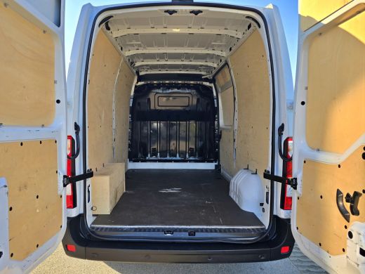 Renault Master T35 2.3 dCi L2 H2 - 150 PK - Euro 6 - Airco - Cruise Control ActivLease financial lease