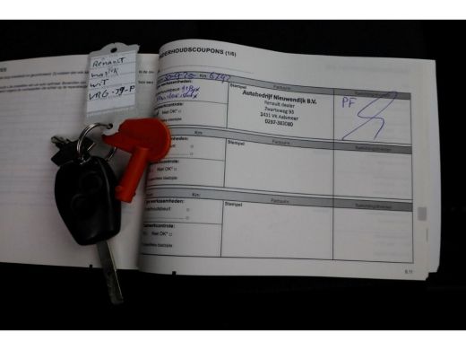 Renault Master T35 Z.E. 33 kWh 100% Electrische bakwagen met laadklep SOH 99% 11-2022 ActivLease financial lease