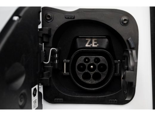 Renault Master T35 Z.E. 33 kWh 100% Electrische bakwagen met laadklep SOH 99% 11-2022 ActivLease financial lease