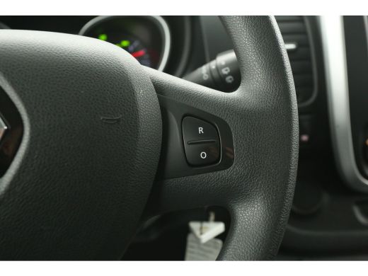 Renault Trafic 2.0 dCi 145PK L2H1 | DC | 6 Zits | Automaat | Airco | Cruise | Carplay | Trekhaak | Parkeersens. ActivLease financial lease