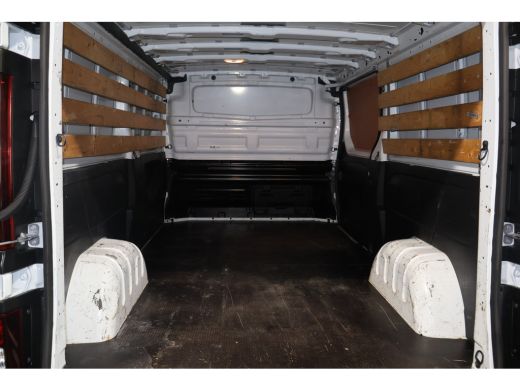 Renault Trafic 2.0 dCi L2 H1 120pk Airco Navigatie ActivLease financial lease