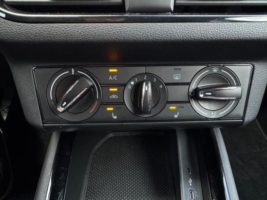 Skoda Kamiq TSI 110PK AMBITION CAMERA/CRUISE/CARPLAY ActivLease financial lease