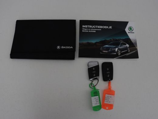 Skoda Superb 1.5 TSI Style Business | Panoramadak | Leder | Adaptive cruise | Stoelverwarming | Camera | Bi-Xe... ActivLease financial lease