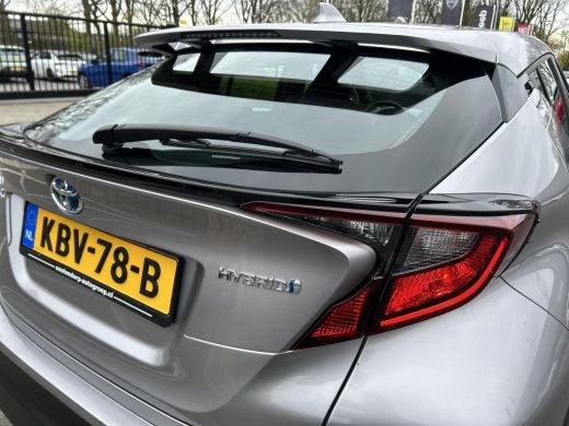 Toyota C-HR 1.8 Hybrid Active ActivLease financial lease