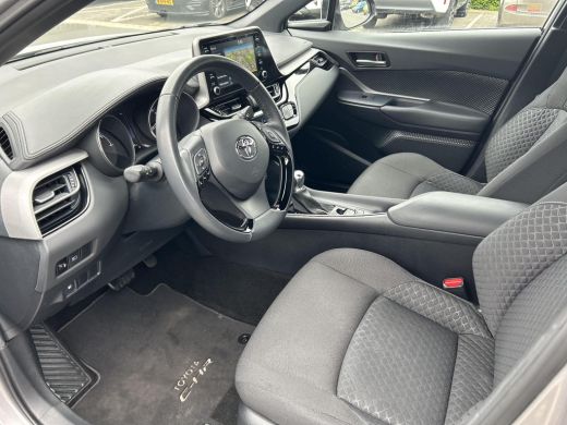 Toyota C-HR 1.8 Hybrid Active ActivLease financial lease