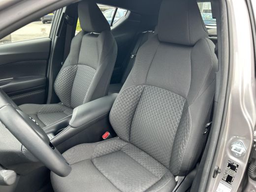 Toyota C-HR 1.8 Hybrid Active ActivLease financial lease