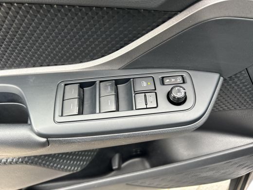 Toyota C-HR 1.8 Hybrid Active ActivLease financial lease