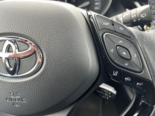 Toyota C-HR 1.8 Hybrid Active ActivLease financial lease