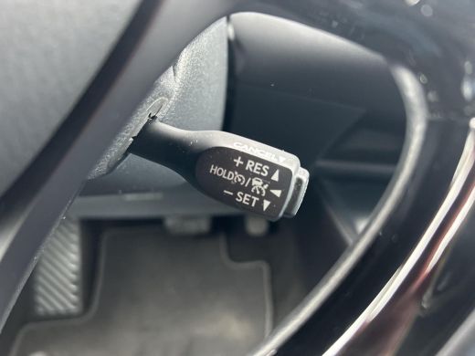 Toyota C-HR 1.8 Hybrid Active ActivLease financial lease