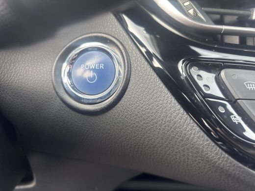 Toyota C-HR 1.8 Hybrid Style ActivLease financial lease