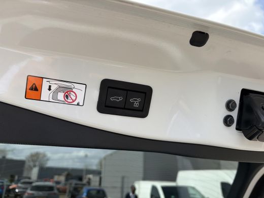 Toyota C-HR 2.0 Plug-in Hybrid 220 First Edition ActivLease financial lease