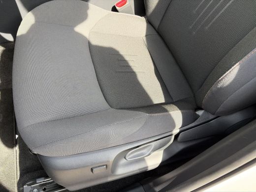 Toyota C-HR 2.0 Plug-in Hybrid 220 First Edition ActivLease financial lease