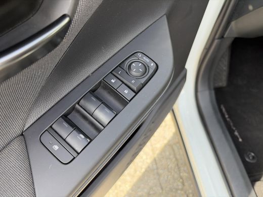 Toyota C-HR 2.0 Plug-in Hybrid 220 First Edition ActivLease financial lease