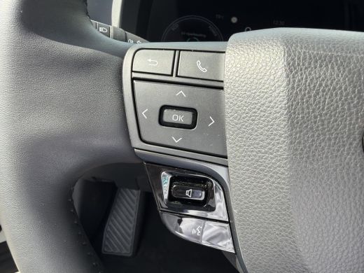 Toyota C-HR 2.0 Plug-in Hybrid 220 First Edition ActivLease financial lease