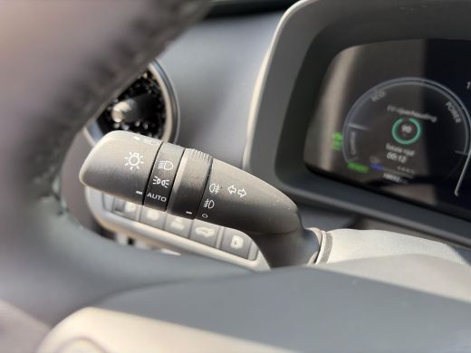 Toyota C-HR 2.0 Plug-in Hybrid 220 First Edition ActivLease financial lease