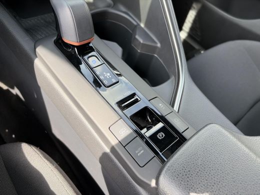 Toyota C-HR 2.0 Plug-in Hybrid 220 First Edition ActivLease financial lease