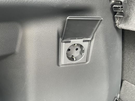 Toyota C-HR 2.0 Plug-in Hybrid 220 First Edition ActivLease financial lease