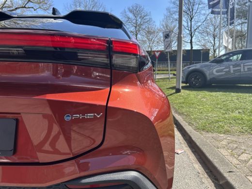 Toyota C-HR 2.0 Plug-in Hybrid 220 First Edition ActivLease financial lease