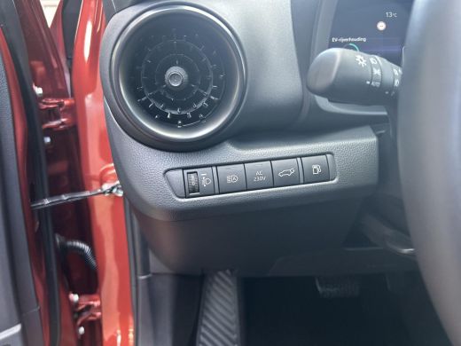 Toyota C-HR 2.0 Plug-in Hybrid 220 First Edition ActivLease financial lease