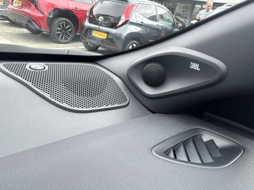 Toyota Yaris 1.5 Hybrid 130 GR SPORT PLUS PACK | 06-10141018 Voor meer informatie ActivLease financial lease