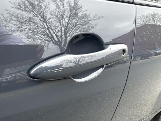 Toyota Yaris 1.5 Hybrid 130 GR SPORT PLUS PACK | 06-10141018 Voor meer informatie ActivLease financial lease