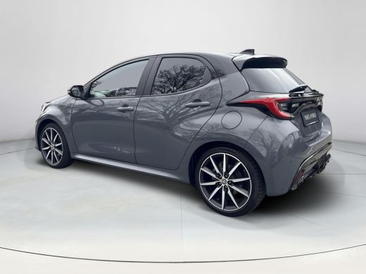 Toyota Yaris 1.5 Hybrid 130 GR SPORT PLUS PACK | 06-10141018 Voor meer informatie ActivLease financial lease