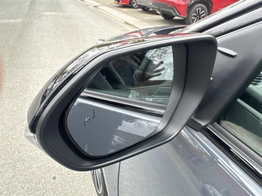 Toyota Yaris 1.5 Hybrid 130 GR SPORT PLUS PACK | 06-10141018 Voor meer informatie ActivLease financial lease