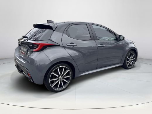 Toyota Yaris 1.5 Hybrid 130 GR SPORT PLUS PACK | 06-10141018 Voor meer informatie ActivLease financial lease