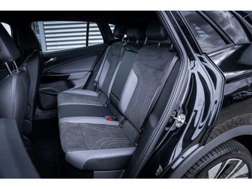 Volkswagen ID.4 Pro Limited Edition 77 kWh | Achteruitrijcamera | Elektrisch bedienbare achterklep met sensorstur... ActivLease financial lease