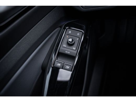 Volkswagen ID.4 Pro Limited Edition 77 kWh | Achteruitrijcamera | Elektrisch bedienbare achterklep met sensorstur... ActivLease financial lease