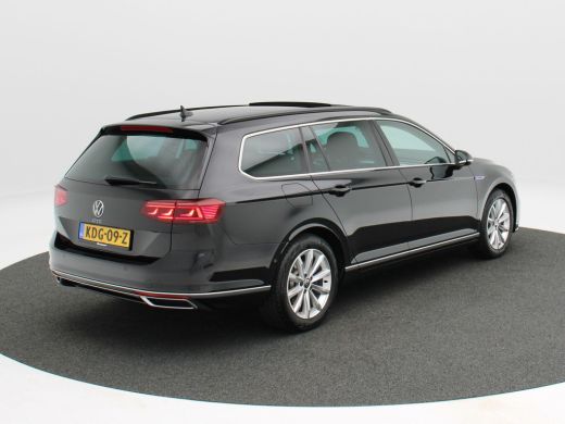 Volkswagen Passat 1.4 TSi 218 Pk PHEV GTE Business | Panoramadak | Camera | Adaptive Cruise | Stoelverwarming | Nav... ActivLease financial lease