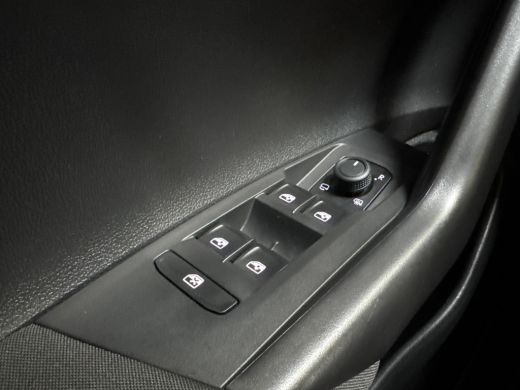 Volkswagen Polo TSI 95PK LIFE BUSINESS VIRTUAL/PDC/ACC/STOELVERW. ActivLease financial lease