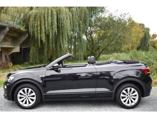 Volkswagen T-Roc 1.5 TSI 150PK DSG R-LINE SPORT/PDC/NAVI ActivLease financial lease