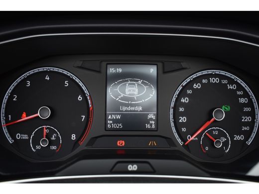 Volkswagen T-Roc 1.5 TSI 150PK DSG R-LINE SPORT/PDC/NAVI ActivLease financial lease