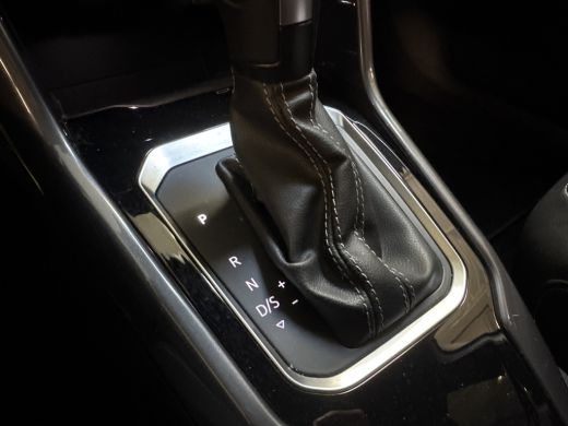 Volkswagen T-Roc 1.5 TSI 150PK DSG R-SPORT VIRTUAL/NAVI/CAMERA/ ActivLease financial lease