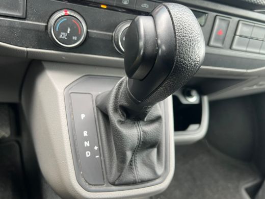 Volkswagen Transporter 150 Pk 7-DSG Dubbele Cabine | Navigatie | 150 pk DSG | Verwarmbare Voorruit | 17" Lichtmetaal ActivLease financial lease