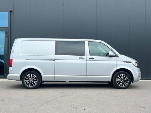 Volkswagen Transporter 150 Pk 7-DSG Dubbele Cabine | Navigatie | 150 pk DSG | Verwarmbare Voorruit | 17" Lichtmetaal ActivLease financial lease