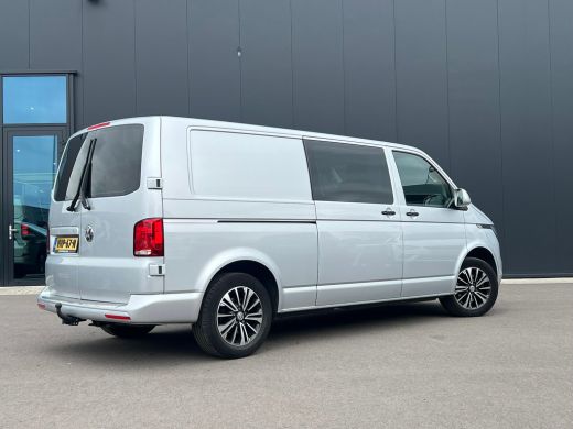 Volkswagen Transporter 150 Pk 7-DSG Dubbele Cabine | Navigatie | 150 pk DSG | Verwarmbare Voorruit | 17" Lichtmetaal ActivLease financial lease