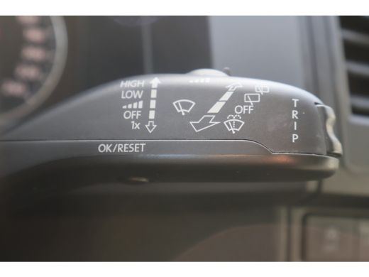 Volkswagen Transporter 2.0 TDI L1 H1 Inrichting ActivLease financial lease