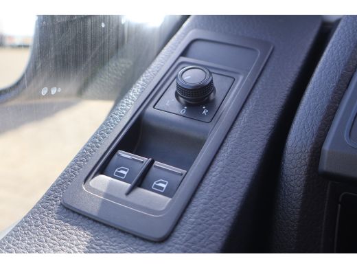 Volkswagen Transporter 2.0 TDI L1 H1 Inrichting ActivLease financial lease