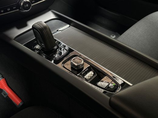 Volvo  V60 2.0 B3 Inscription Automaat (APPLE CARPLAY, GROOT NAVI, GETINT GLAS, SPORTSTOELEN, KEYLESS, LANE ... ActivLease financial lease