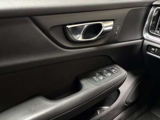 Volvo  V60 2.0 B3 Inscription Automaat (APPLE CARPLAY, GROOT NAVI, GETINT GLAS, SPORTSTOELEN, KEYLESS, LANE ... ActivLease financial lease