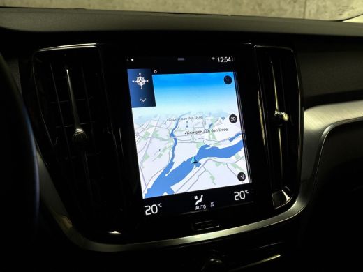 Volvo  V60 2.0 B3 Inscription Automaat (APPLE CARPLAY, GROOT NAVI, GETINT GLAS, SPORTSTOELEN, KEYLESS, LANE ... ActivLease financial lease
