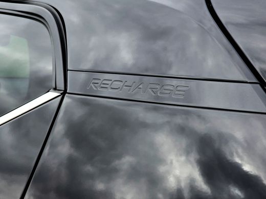 Volvo  XC40 1.5 T5 Recharge Inscription - 260 Pk - Plug-IN Hybrid - Pano - Leder ActivLease financial lease