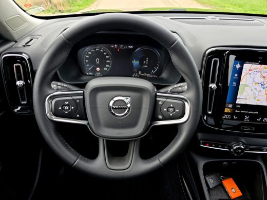 Volvo  XC40 1.5 T5 Recharge Inscription - 260 Pk - Plug-IN Hybrid - Pano - Leder ActivLease financial lease